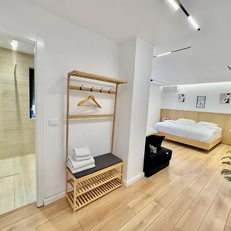 Apartment Center 1, *