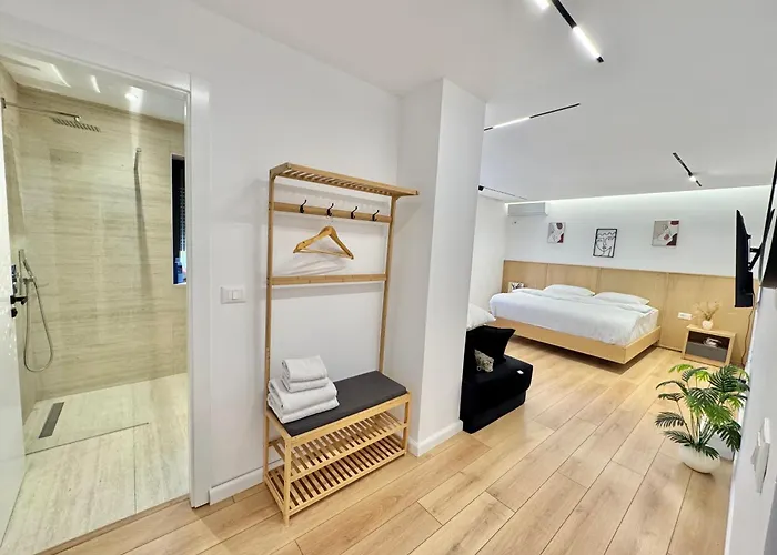 Apartment Center 1, *