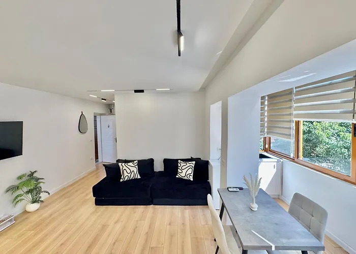 Apartment Center 1, *