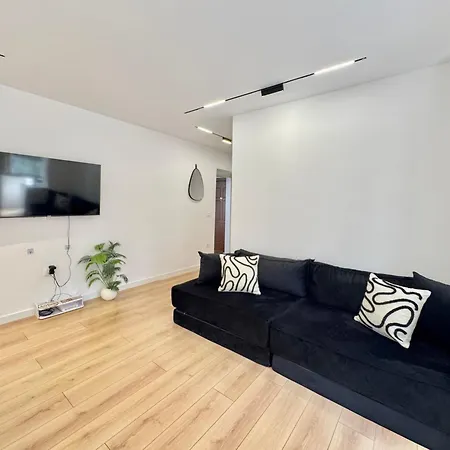 Apartment Mery Center 4 By Superhost